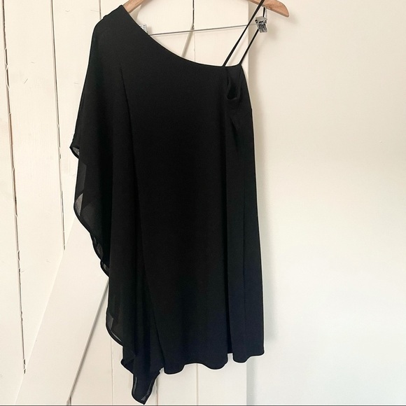 Monteau Black One Shoulder Bat Wing flowy dress - Picture 1 of 4